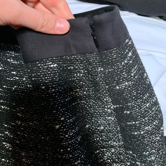 Banana Republic Pencil Skirt - Picture 5 of 5